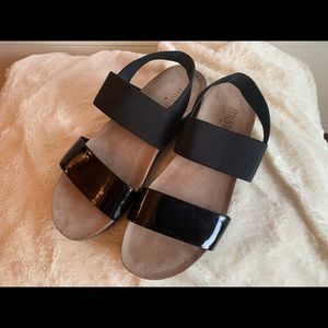 Munro Walking Sandal NWOT